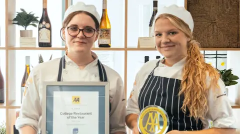 Read more about the article Exeter College restaurant wins best of the year for second time