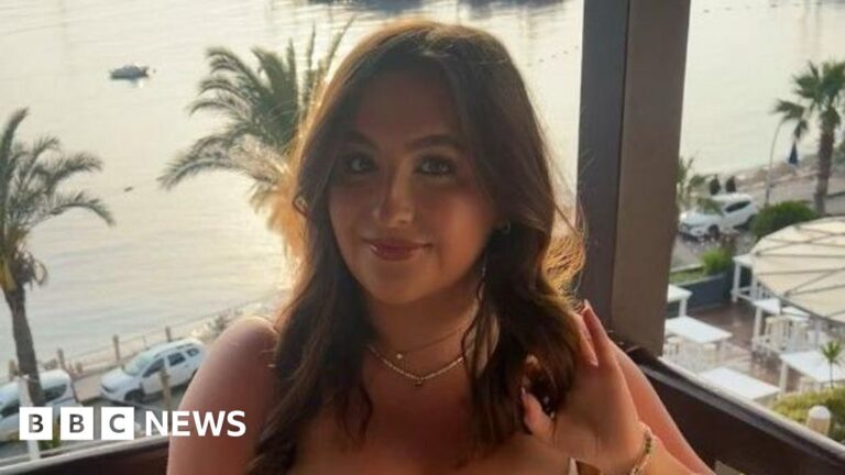 Read more about the article Bournemouth woman sets up group to help tackle loneliness