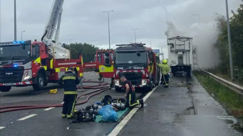 Read more about the article M5 reopens after lorry fire causes major delays in Devon