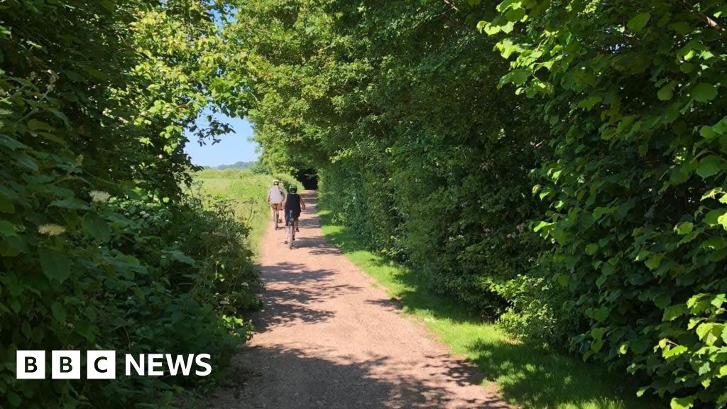 You are currently viewing The Stop Line Way cycle path ‘needs more volunteers’