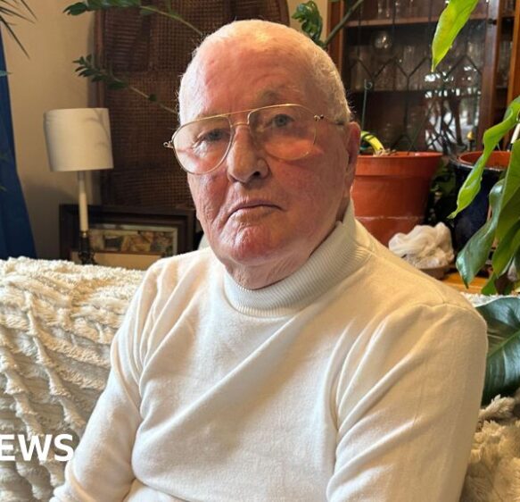 Online dating site ‘cleaned out’ Liskeard pensioner’s account