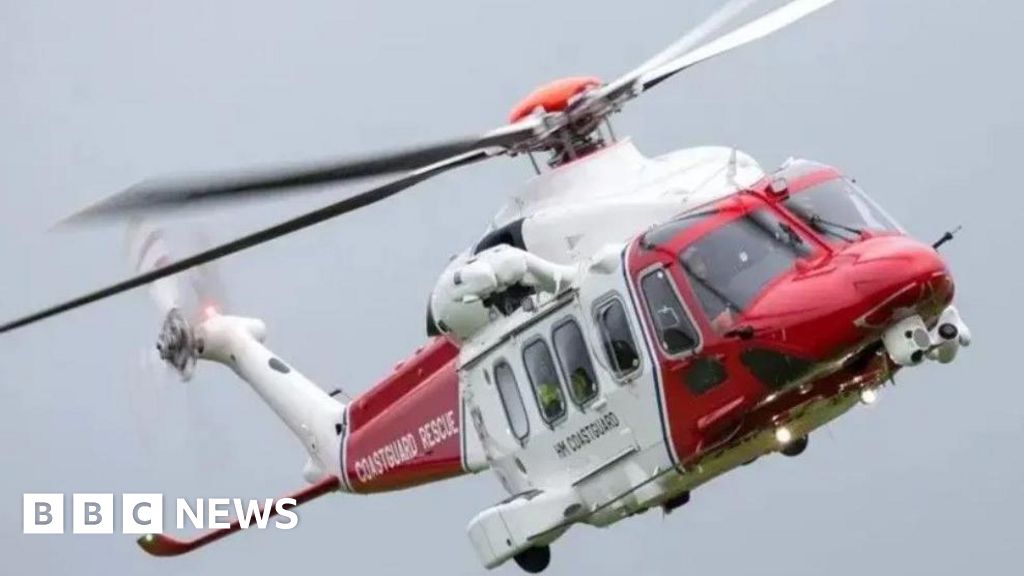 You are currently viewing Climber in hospital after fall from Portland cliffs