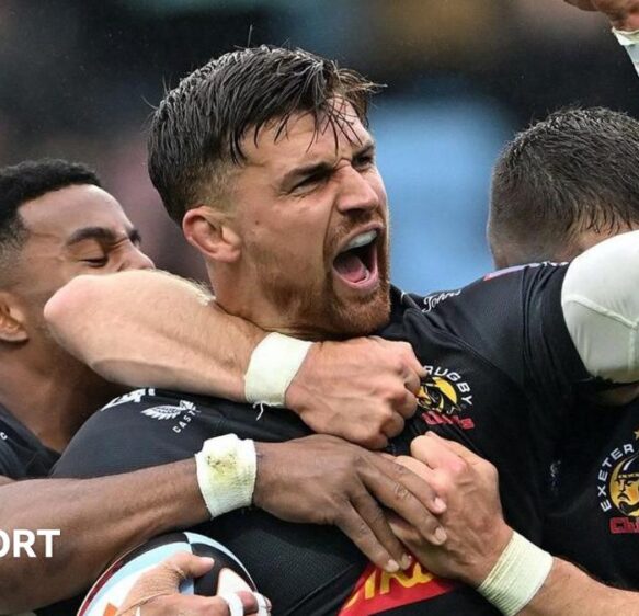 Exeter 38-0 Harlequins: Henry Slade stars as Chiefs crush Quins