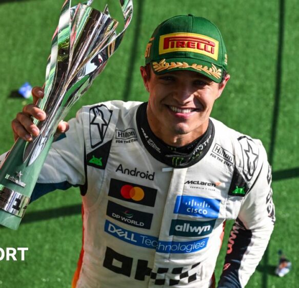 Norris dominates in Mexico to take championship lead