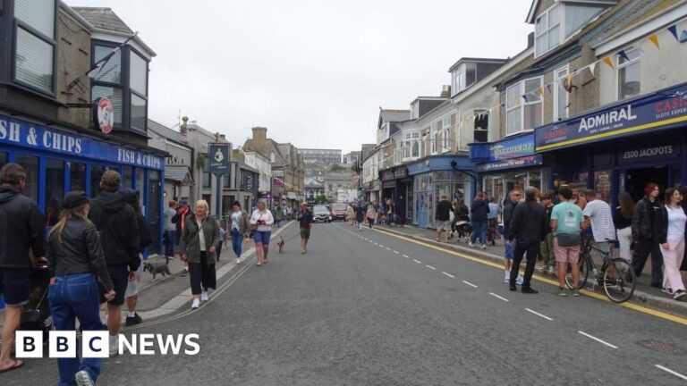 Read more about the article Newquay businesses back renewal of improvement district