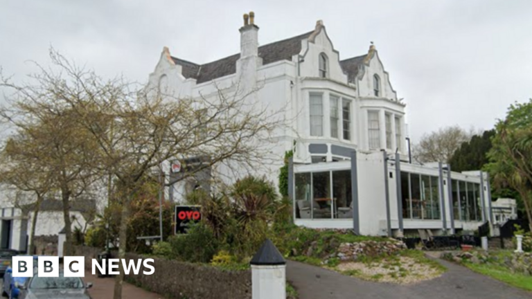 Read more about the article ‘Eyesore’ Torquay hotel closed for three months by police