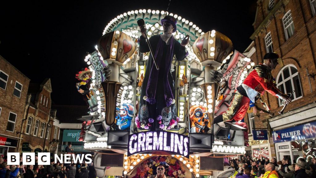 You are currently viewing UK’s oldest carnival’s timings, parking, weather and squibbing