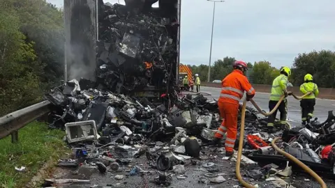 Read more about the article Major delays on M5 due to lorry fire