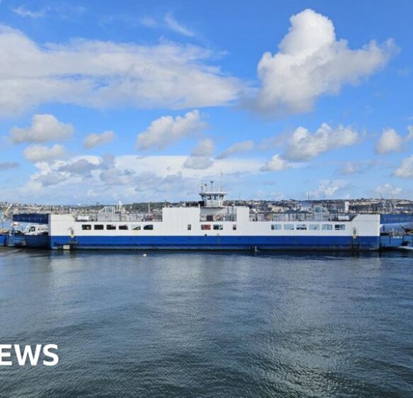 Torpoint Ferry to trial electricity in decarbonisation push