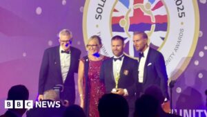 Read more about the article Plymouth triple-amputee wins armed forces inspiration award