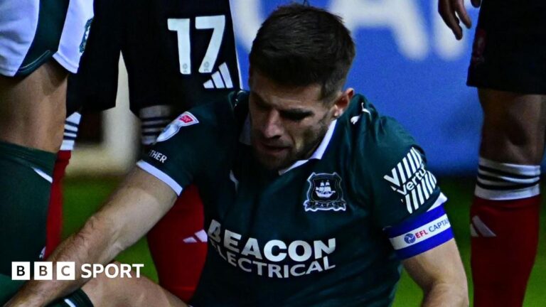 Read more about the article Joe Edwards: Plymouth Argyle captain ’embarrassed’ by Exeter City defeat