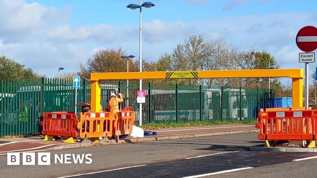 You are currently viewing Barriers installed at Taunton car park to deter unwanted visitors