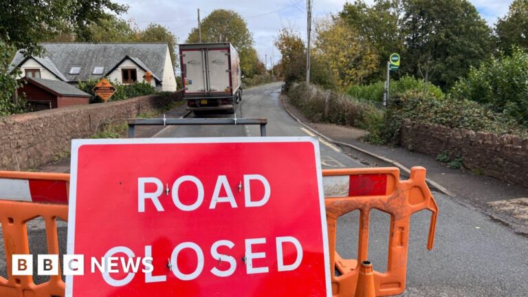 Read more about the article A39 closed in West Somerset due to lorry fuel spillage