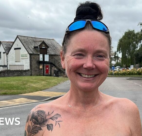Topless runner to take part in topless swim in Devon