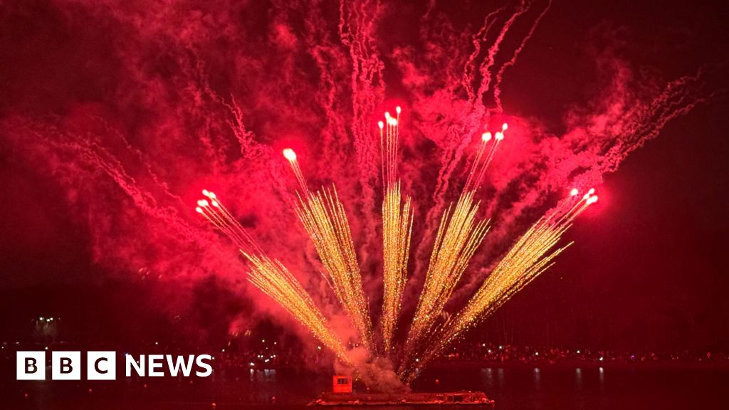 You are currently viewing 'Nightmare roads' and 'fabulous fireworks'