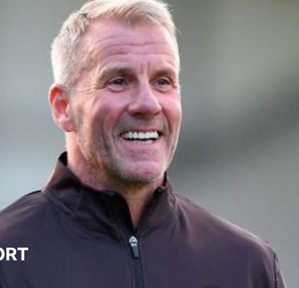 Plymouth Argyle name Mike Stowell as goalkeeper coach