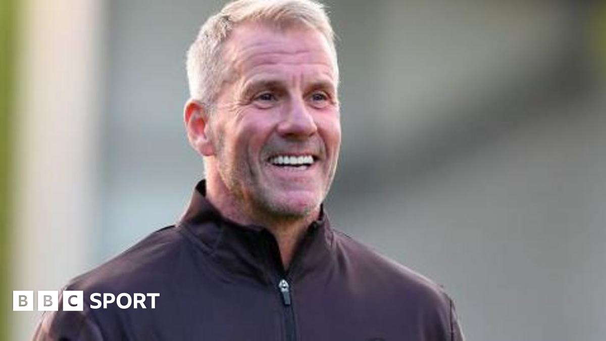 You are currently viewing Plymouth Argyle name Mike Stowell as goalkeeper coach