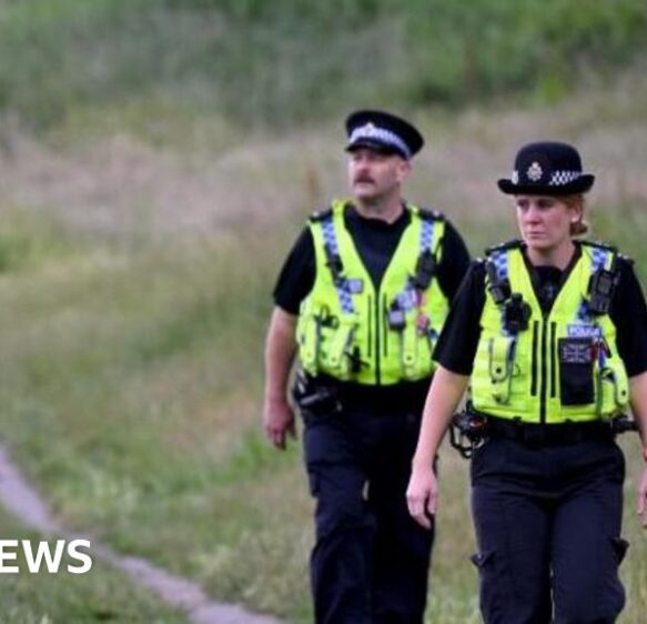 Man arrested after children approached in Bournemouth park