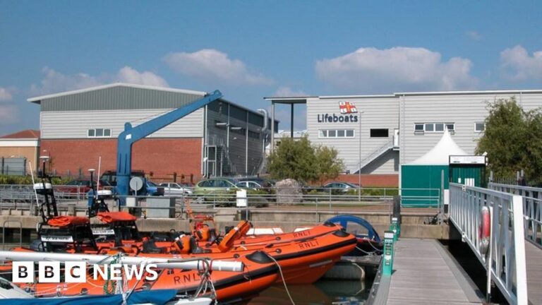 Read more about the article RNLI reveals plan to move inshore lifeboat build from East Cowes