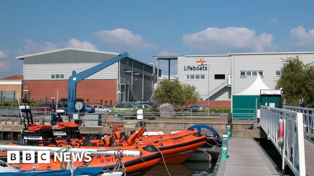 You are currently viewing RNLI reveals plan to move inshore lifeboat build from East Cowes