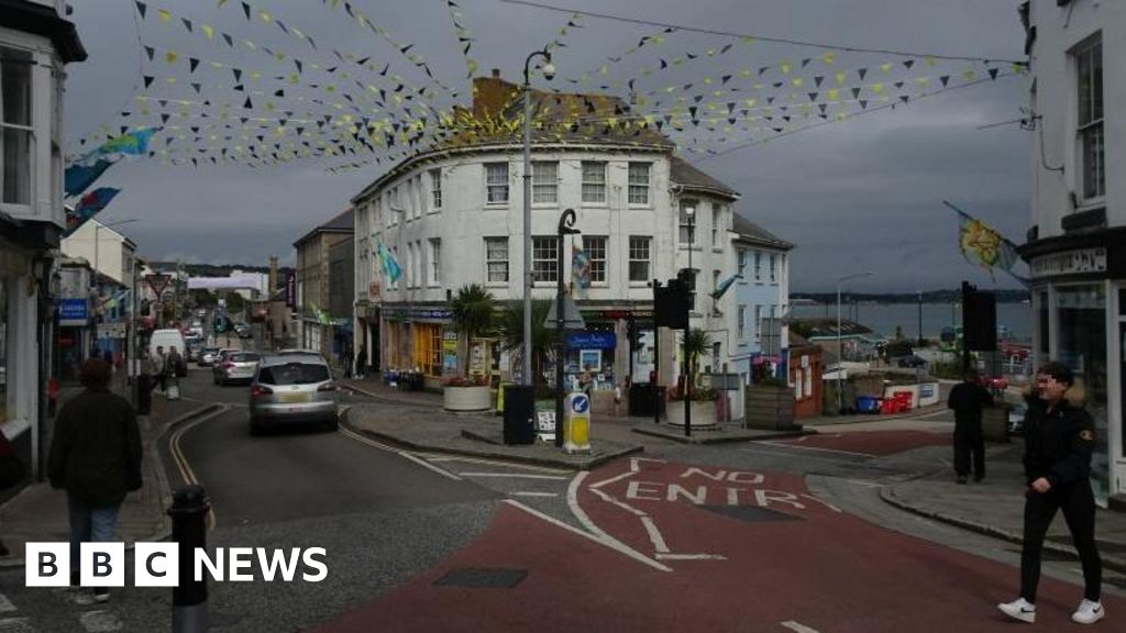 You are currently viewing Man 80s suffers life-threating injuries