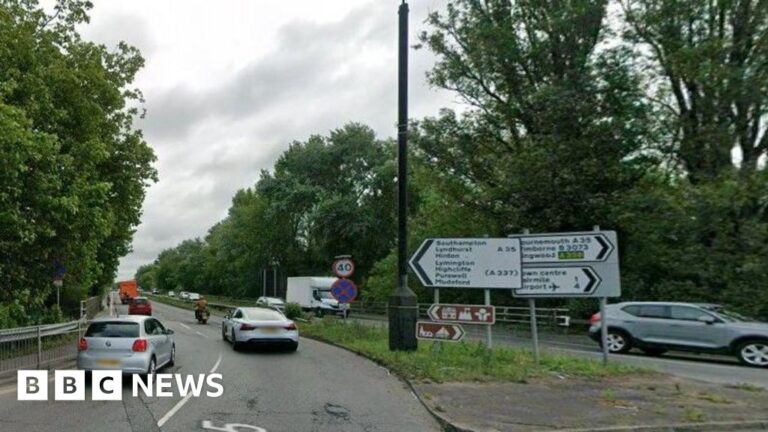 Read more about the article A35 Christchurch roadworks makes running a business ‘impossible’ to plan