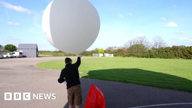 Read more about the article Camborne balloon launches ‘new way’ to track space weather