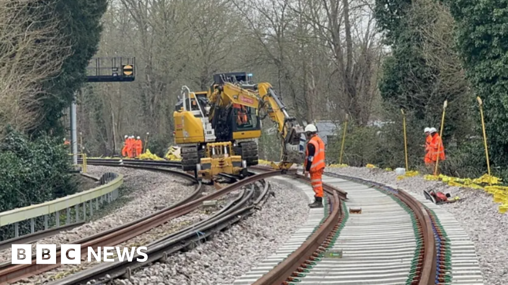 You are currently viewing Nine-day railway closure affecting Surrey passengers begins