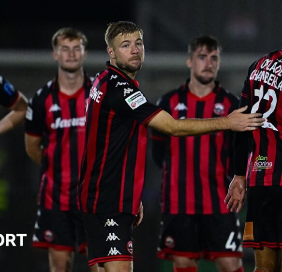 Truro City: FA Cup loss to AFC Totton down to missed chances – John Askey
