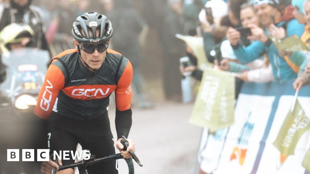 You are currently viewing Cyclist beats Tour de France winner Tadej Pogačar in uphill race