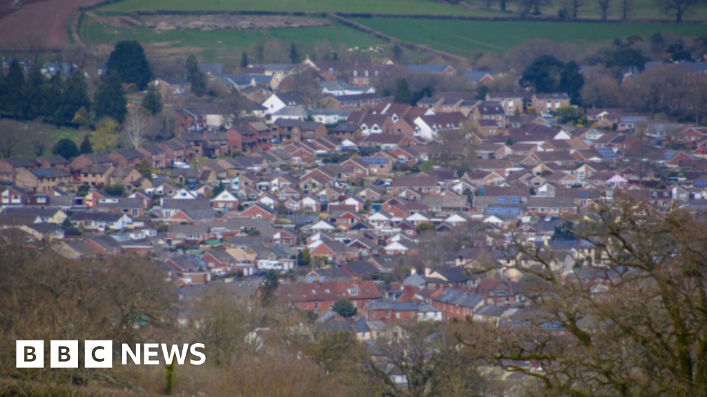 You are currently viewing Residents report unpleasant smell in Tiverton