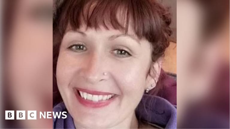 Read more about the article Tribute to ‘fun loving’ mum killed in A37 Maiden Newton crash