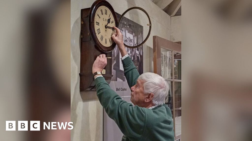 You are currently viewing The clock-keepers preparing to turn back time as clocks go back