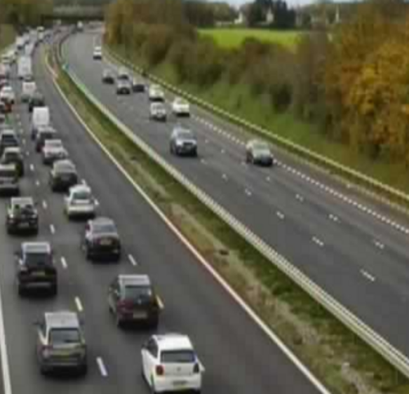 Heavy M4 traffic on second day of closure