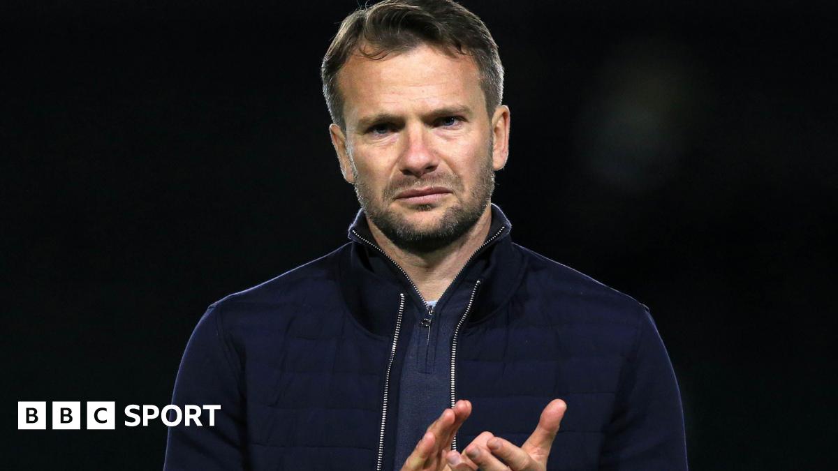 You are currently viewing Plymouth Argyle facing decisive period, says boss Tom Cleverley