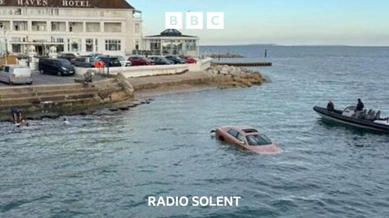 Read more about the article Poole: 72 year old rescued from sinking Bentley