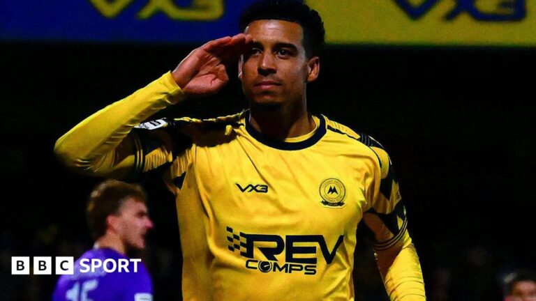 Read more about the article ‘Chronically depleted’ Torquay United hit back to beat Worthing 3-2