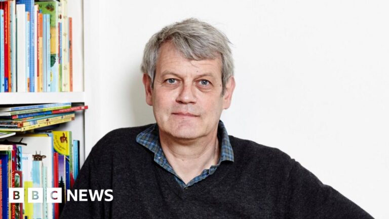 Read more about the article Gruffalo illustrator Axel Scheffler encourages postcard revival