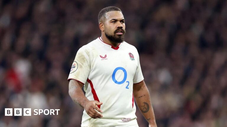 Read more about the article Ollie Lawrence: Bath hope to have England centre back from injury before new year