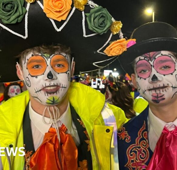 Burnham-on-Sea Carnival attracts thousands of spectators