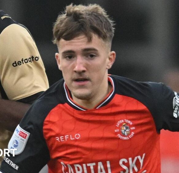 Jake Richards: Exeter City and Luton Town agree compensation for midfielder