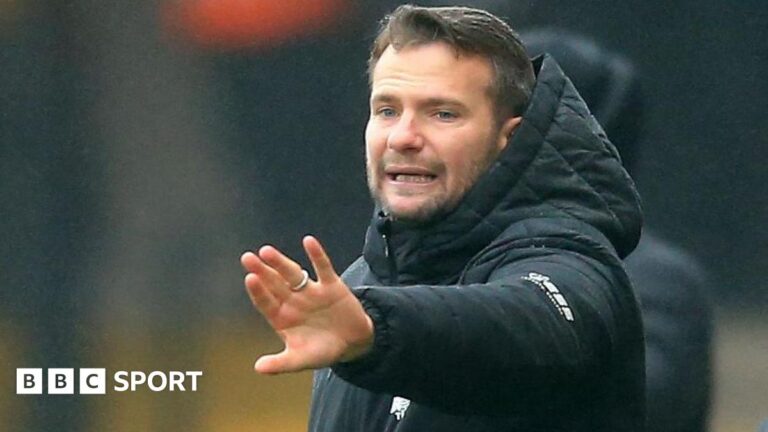 Read more about the article Tom Cleverley: Plymouth Argyle boss relieved wait for a home game is over