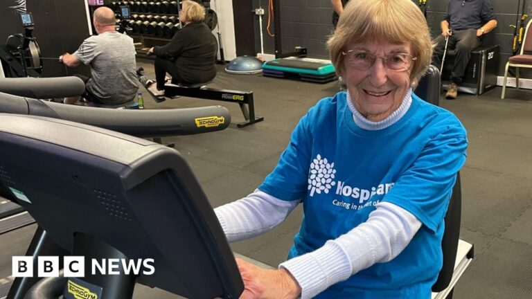 Read more about the article Former land girl, 98, cycles 25 miles for Devon charity