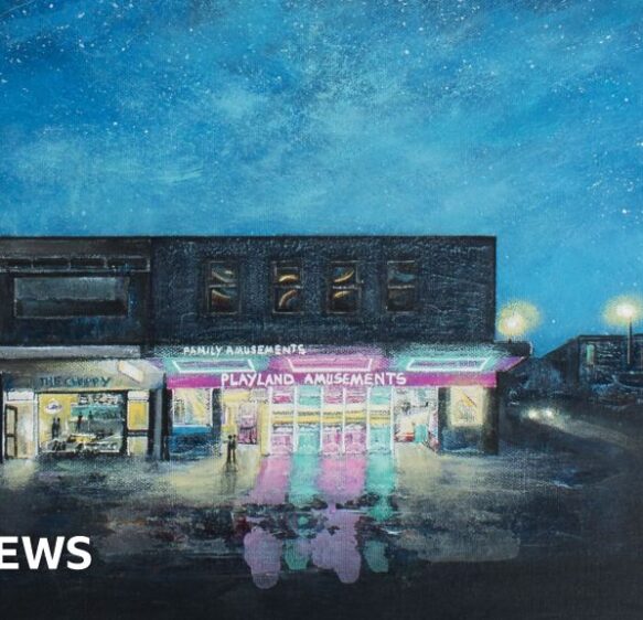 Newquay artist wins award with painting of amusement arcade