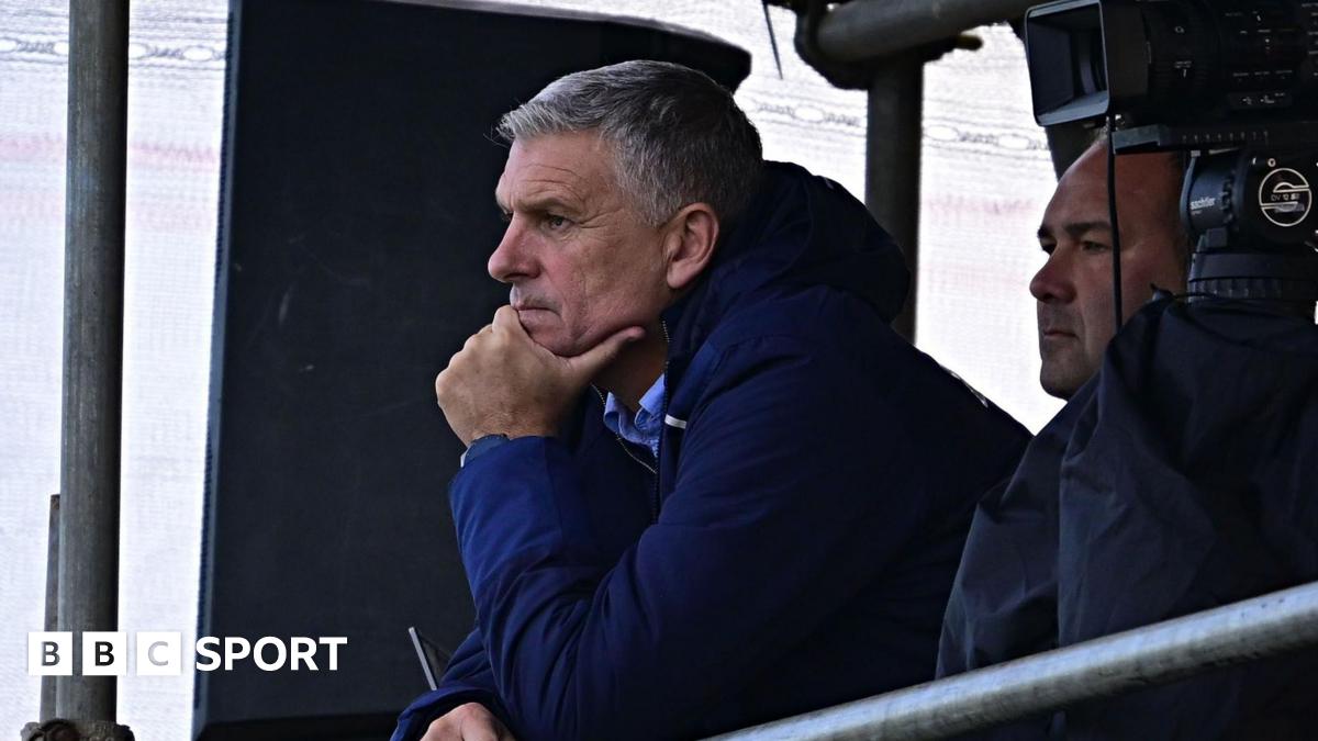 You are currently viewing John Askey: Truro City boss frustrated after Altrincham loss