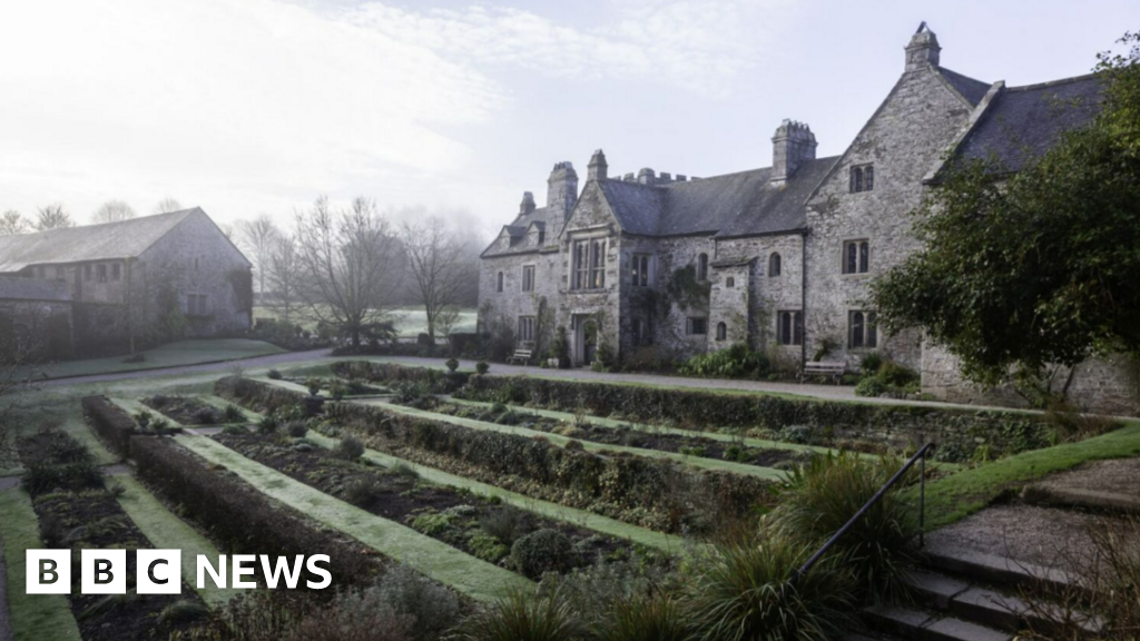 You are currently viewing New Netflix The Witcher series filmed at Cotehele in Cornwall