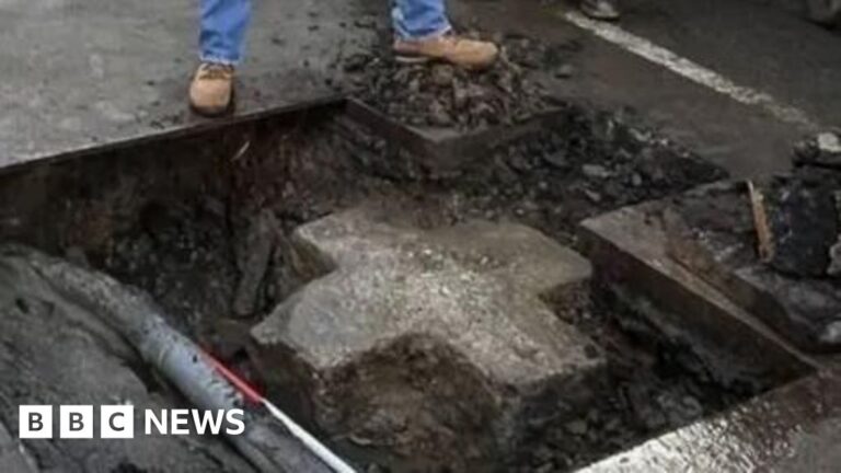 Read more about the article Weekly quiz: Where was an ancient stone unearthed?