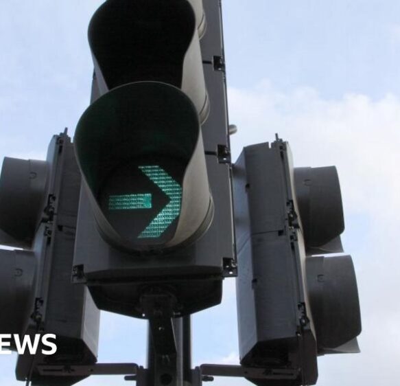 ‘Ageing’ traffic lights at Dunster junction to be replaced
