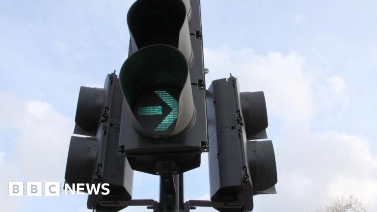 Read more about the article ‘Ageing’ traffic lights at Dunster junction to be replaced