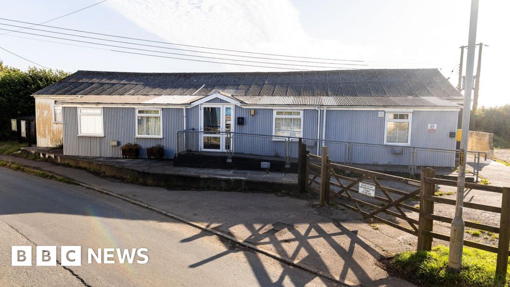 You are currently viewing Cornwall village hall shuts for roof repairs and solar panels